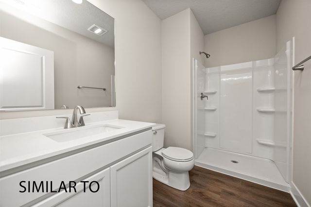 16720 Walnut Meadows Circle, Urbandale, IA 50323