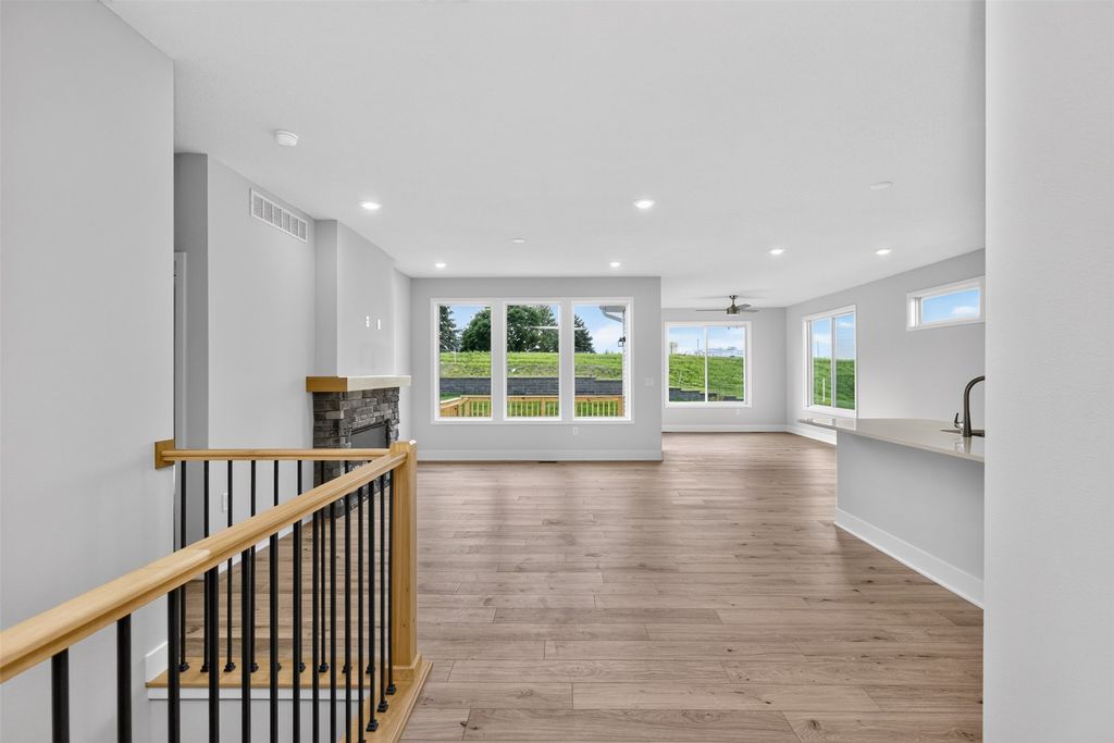 16720 Walnut Meadows Circle, Urbandale, IA 50323