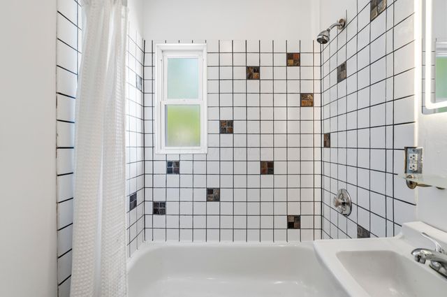 2246 Shrewsbury Road, Upper Arlington, OH 43221