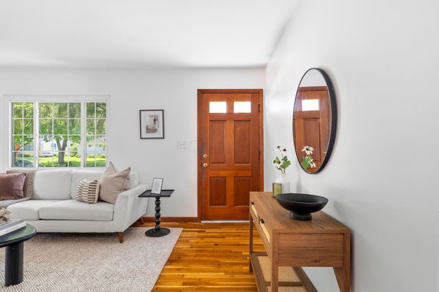 2246 Shrewsbury Road, Upper Arlington, OH 43221