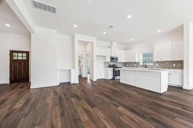 3845 Water Street, Dickinson, TX 77539