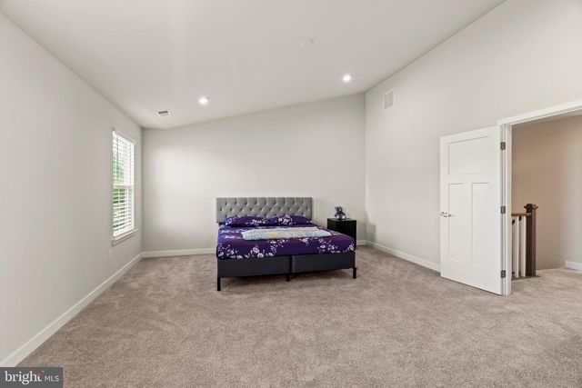 18 ROSEMARY WAY, Mount Laurel, NJ 08054