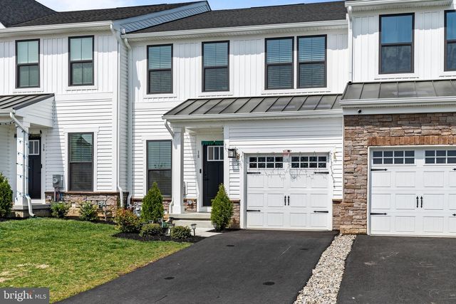 18 ROSEMARY WAY, Mount Laurel, NJ 08054