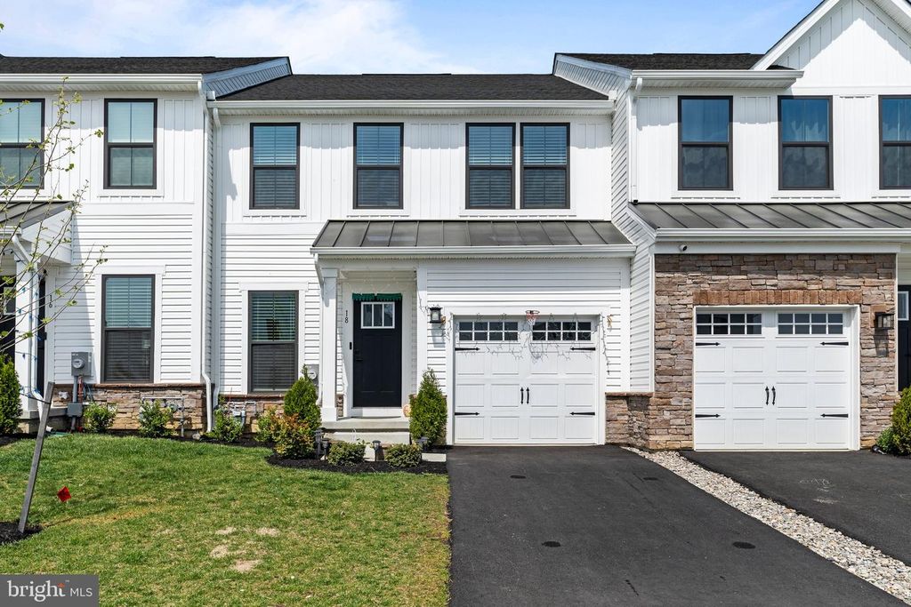 18 ROSEMARY WAY, Mount Laurel, NJ 08054