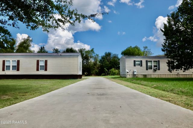 1061 Melrose Drive, Breaux Bridge, LA 70517