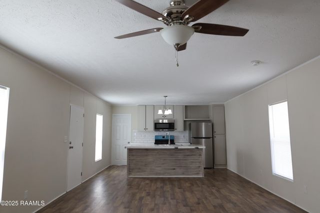 1061 Melrose Drive, Breaux Bridge, LA 70517