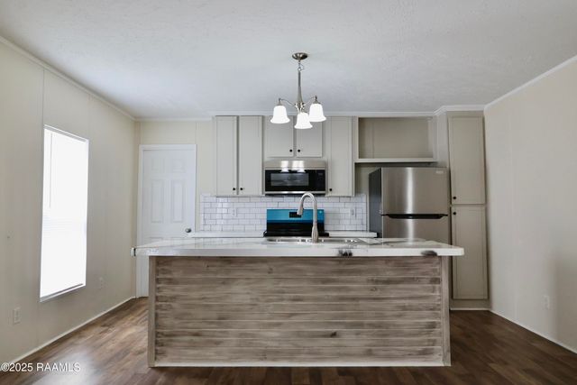 1061 Melrose Drive, Breaux Bridge, LA 70517