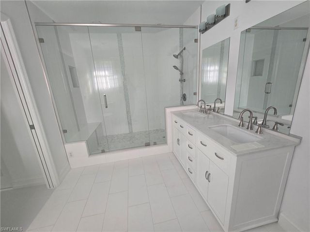 9175 Michael CIR 4, Naples, FL 34113