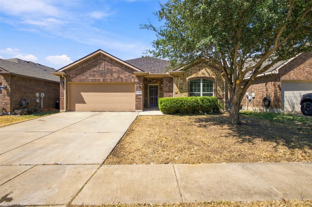 11808 Anna Grace Drive, Fort Worth, TX 76028 — exterior