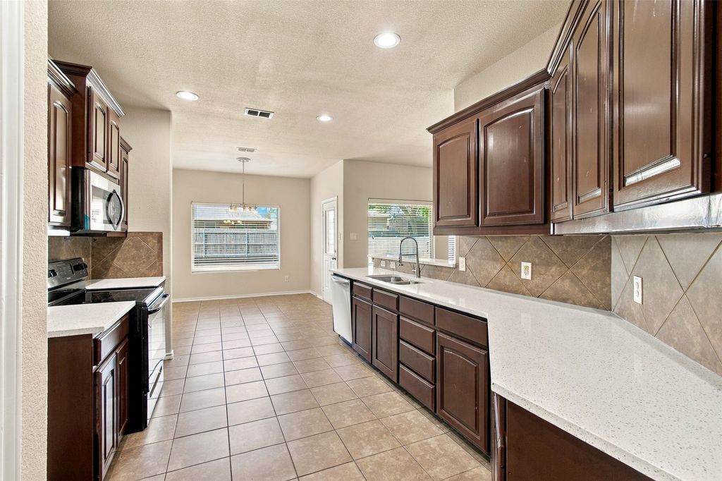 11808 Anna Grace Drive, Fort Worth, TX 76028 — photo 5