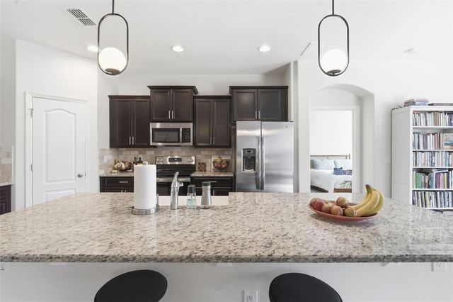 404 W VICTORIA TRAILS BLVD, Deland, FL 32724