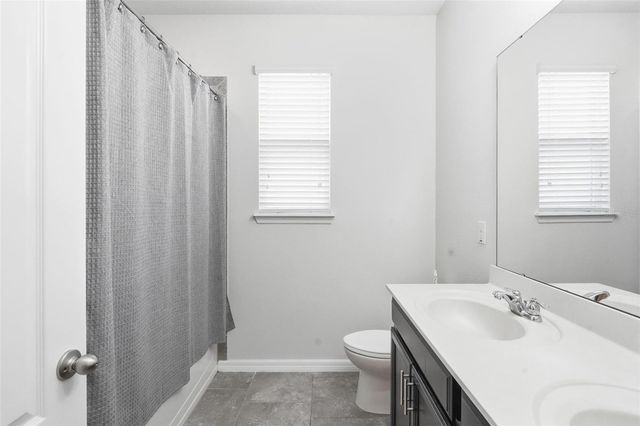 404 W VICTORIA TRAILS BLVD, Deland, FL 32724