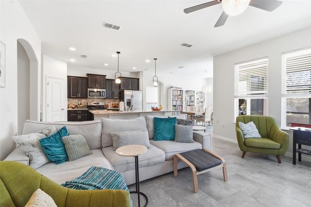 404 W VICTORIA TRAILS BLVD, Deland, FL 32724