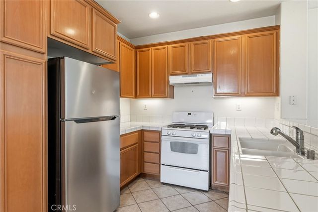 1800 E Lakeshore Drive 1106, Lake Elsinore, CA 92530