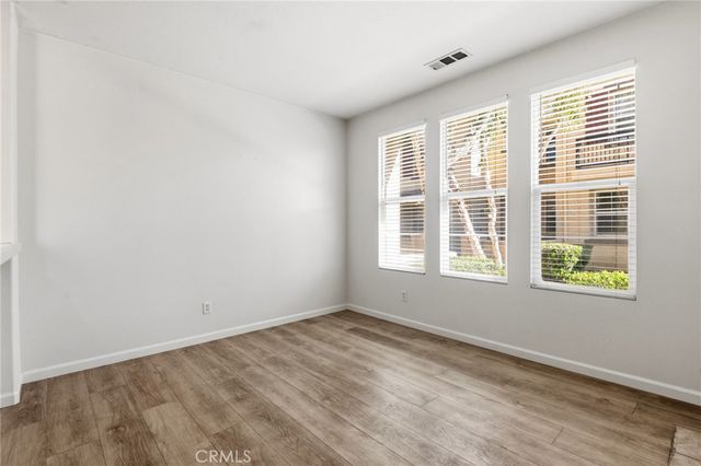 1800 E Lakeshore Drive 1106, Lake Elsinore, CA 92530