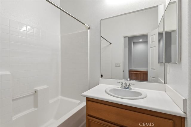 1800 E Lakeshore Drive 1106, Lake Elsinore, CA 92530