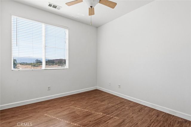 1800 E Lakeshore Drive 1106, Lake Elsinore, CA 92530