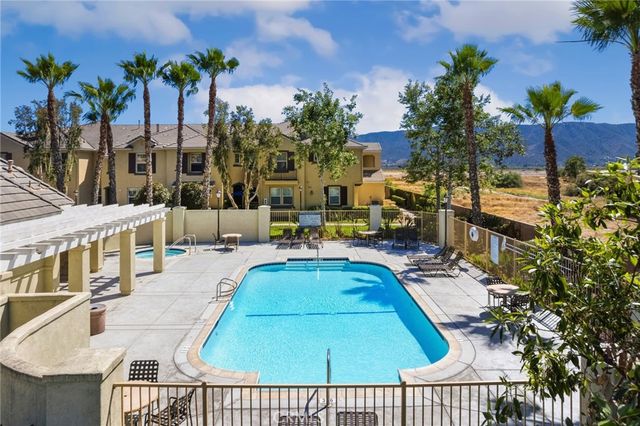 1800 E Lakeshore Drive 1106, Lake Elsinore, CA 92530