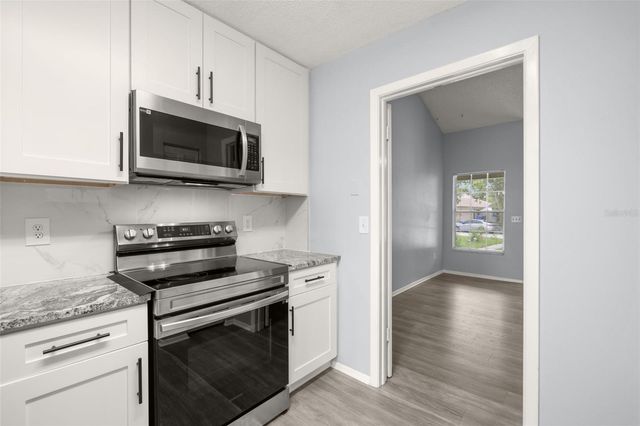 3257 LAUREL DALE DRIVE, Tampa, FL 33618