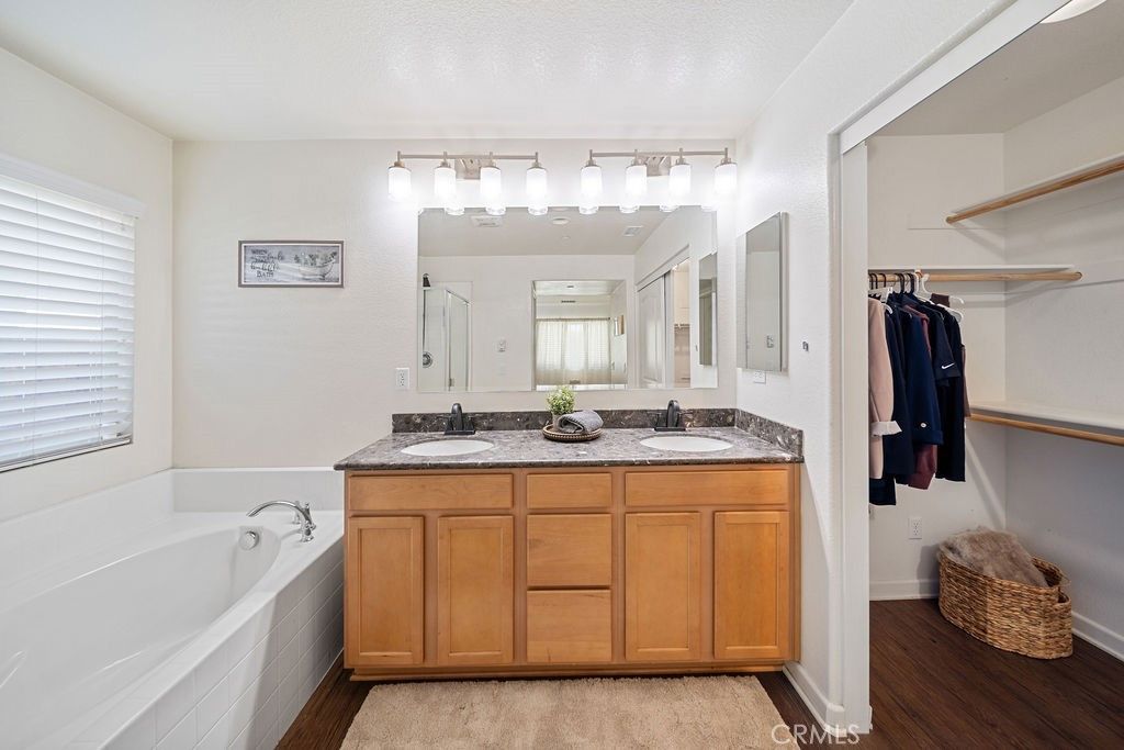 Image 15 of property listing at 29428 Golden Glove, Lake Elsinore, CA 92530