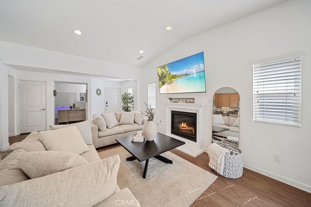 Image 5 of property listing at 29428 Golden Glove, Lake Elsinore, CA 92530