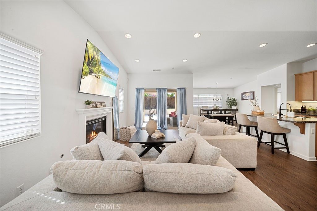 Image 8 of property listing at 29428 Golden Glove, Lake Elsinore, CA 92530