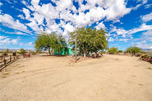 3535 N Ajo Road, Golden Valley, AZ 86413