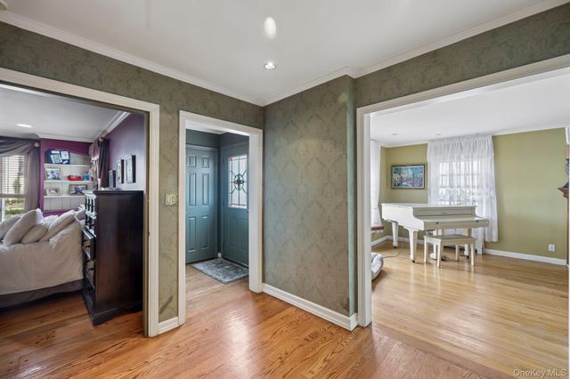 1304 Harbor Road, Hewlett Harbor, NY 11557