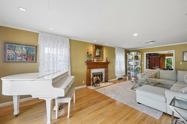 1304 Harbor Road, Hewlett Harbor, NY 11557