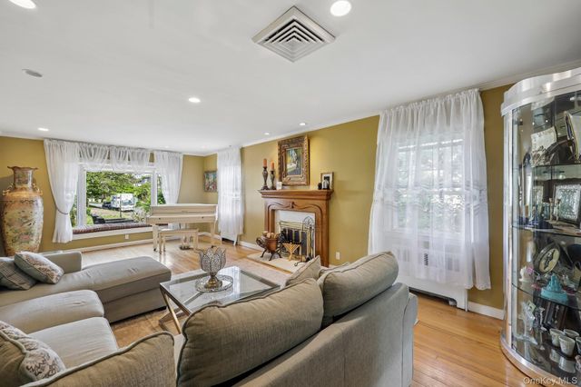 1304 Harbor Road, Hewlett Harbor, NY 11557