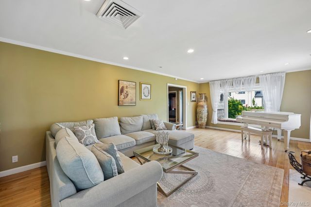 1304 Harbor Road, Hewlett Harbor, NY 11557