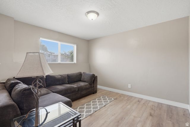 3706 S BRONCO CIR, Magna, UT 84044