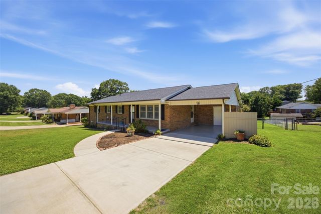 1515 Dallas Cherryville Highway, Dallas, NC 28034