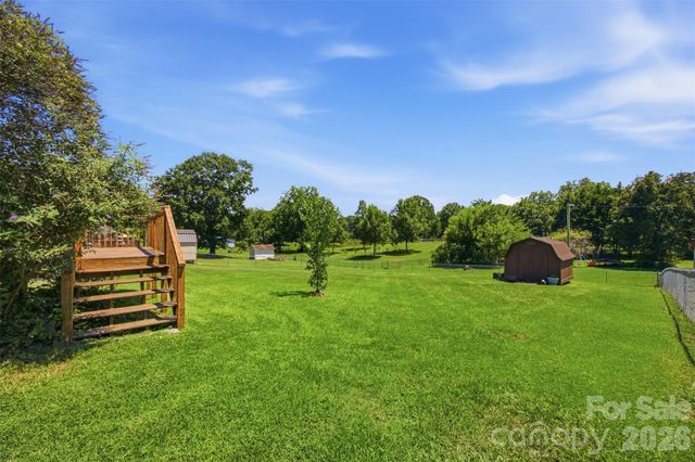 1515 Dallas Cherryville Highway, Dallas, NC 28034