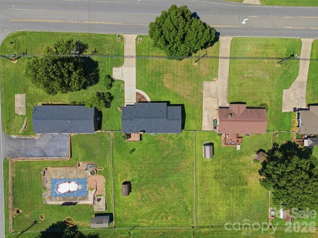 1515 Dallas Cherryville Highway, Dallas, NC 28034