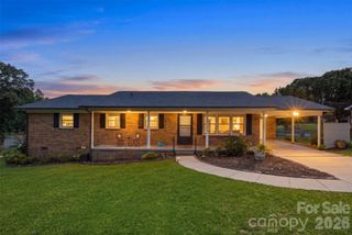 1515 Dallas Cherryville Highway, Dallas, NC 28034