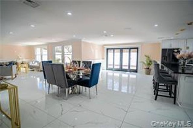 18 Helene Avenue, Merrick, NY 11566