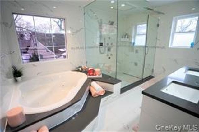 18 Helene Avenue, Merrick, NY 11566