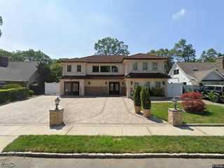 18 Helene Avenue, Merrick, NY 11566