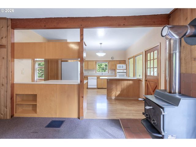 922 Se 66TH Pl, Portland, OR 97215