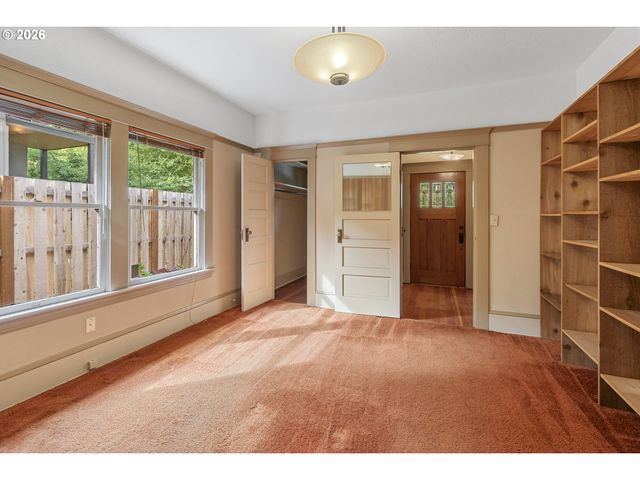 922 Se 66TH Pl, Portland, OR 97215