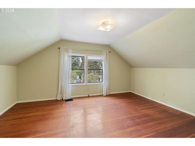 922 Se 66TH Pl, Portland, OR 97215