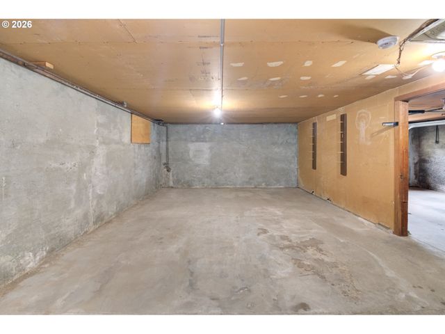 922 Se 66TH Pl, Portland, OR 97215
