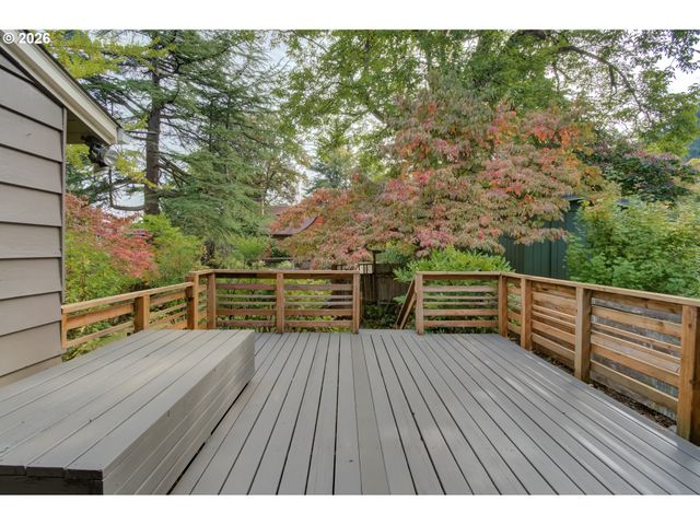 922 Se 66TH Pl, Portland, OR 97215