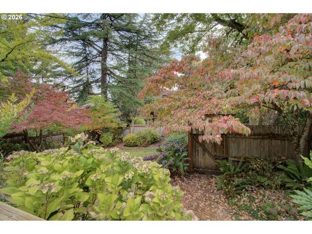 922 Se 66TH Pl, Portland, OR 97215