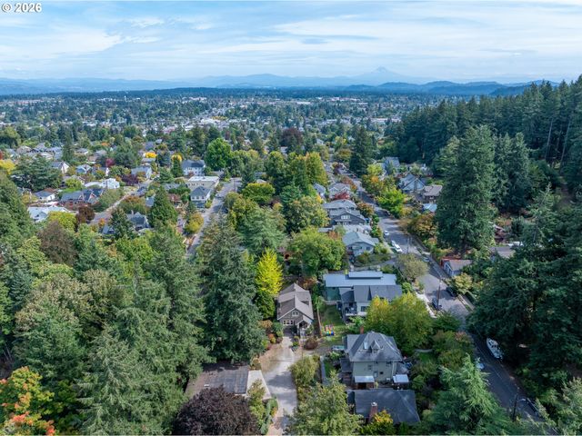 922 Se 66TH Pl, Portland, OR 97215