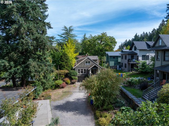 922 Se 66TH Pl, Portland, OR 97215