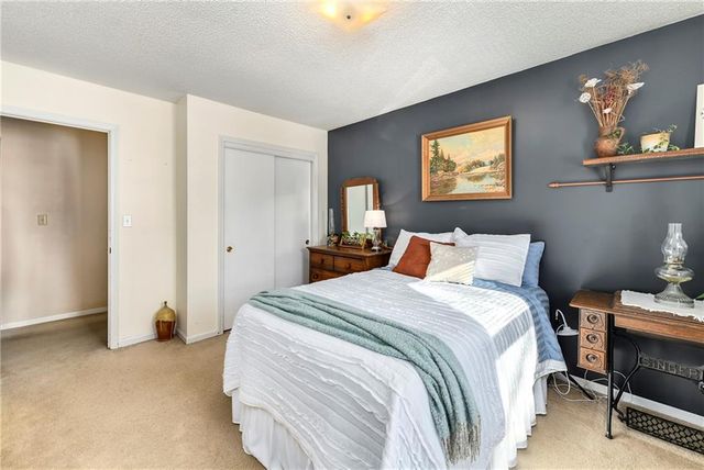 2020 E Cherokee Place, Olathe, KS 66062