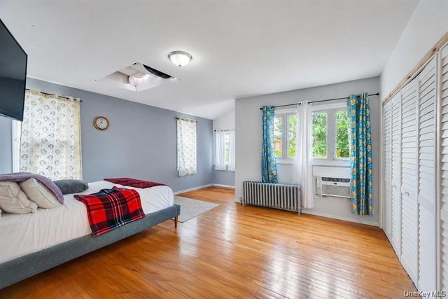 10530 Van Wyck Expressway, Richmond Hill S., NY 11419