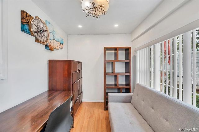 10530 Van Wyck Expressway, Richmond Hill S., NY 11419